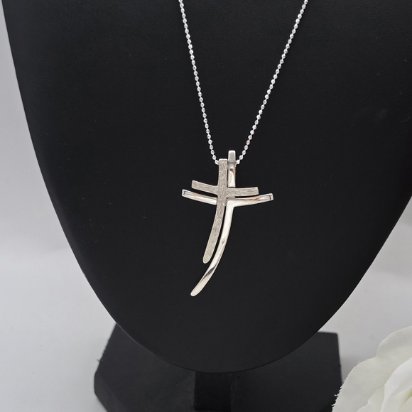 ❤️ NESTED CROSS STERLING SILVER NECKLACE - Picture 5 of 5